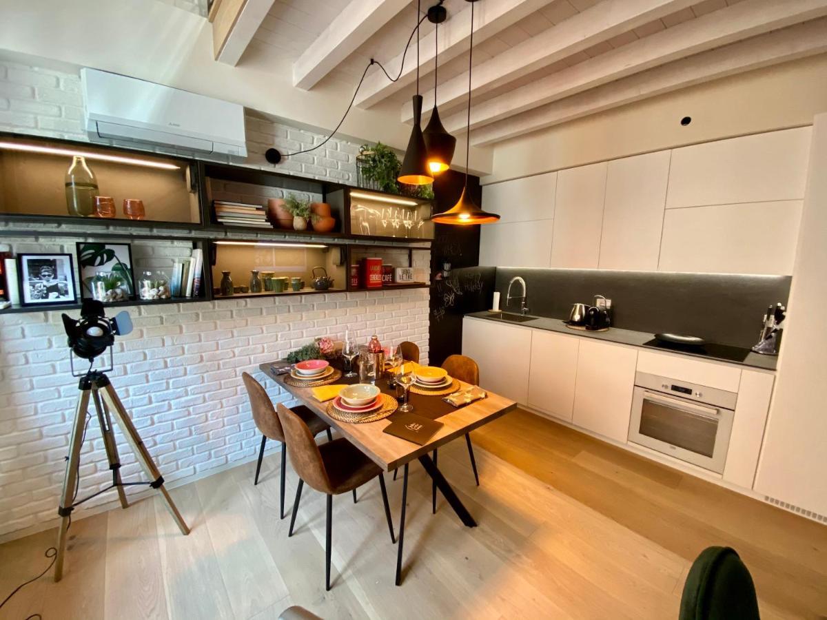 Volto Corte Farina Apartments - Luxury Lofts เวโรนา ภายนอก รูปภาพ